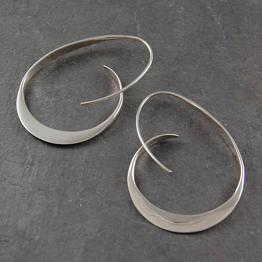 Becca – Pendientes con Diseño en Espiral Elegante