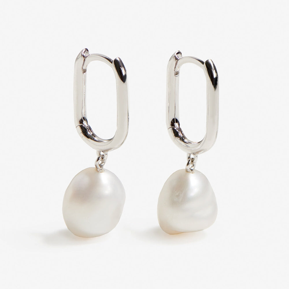 Esme - Pendientes rectangulares plateados con perlas