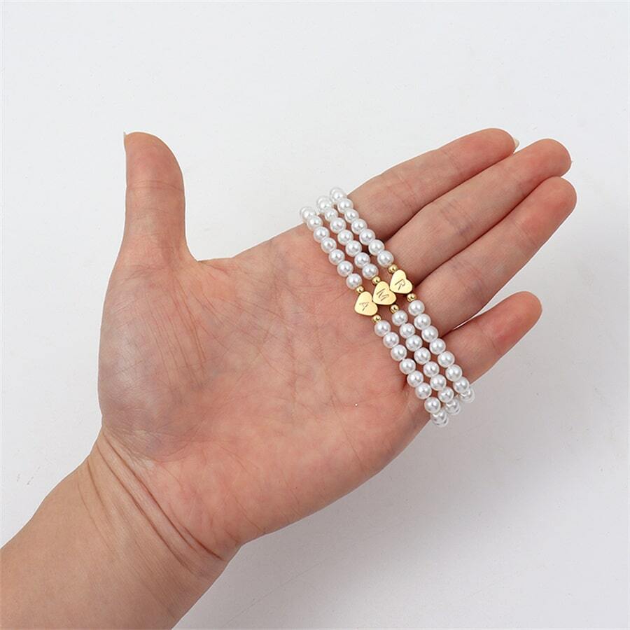 Pulsera de perlas con iniciales grabadas - Pulsera de perlas en forma de corazón personalizada