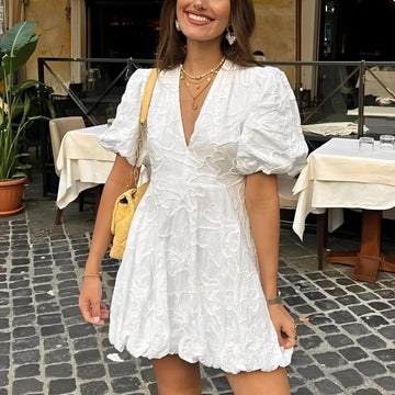 Claudia - Mini Vestido con Bordado Elegante