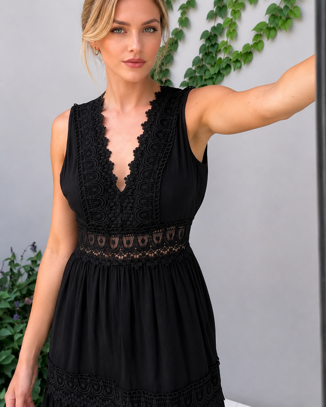 Shaquira - Vestido Sofisticado con Escote en V