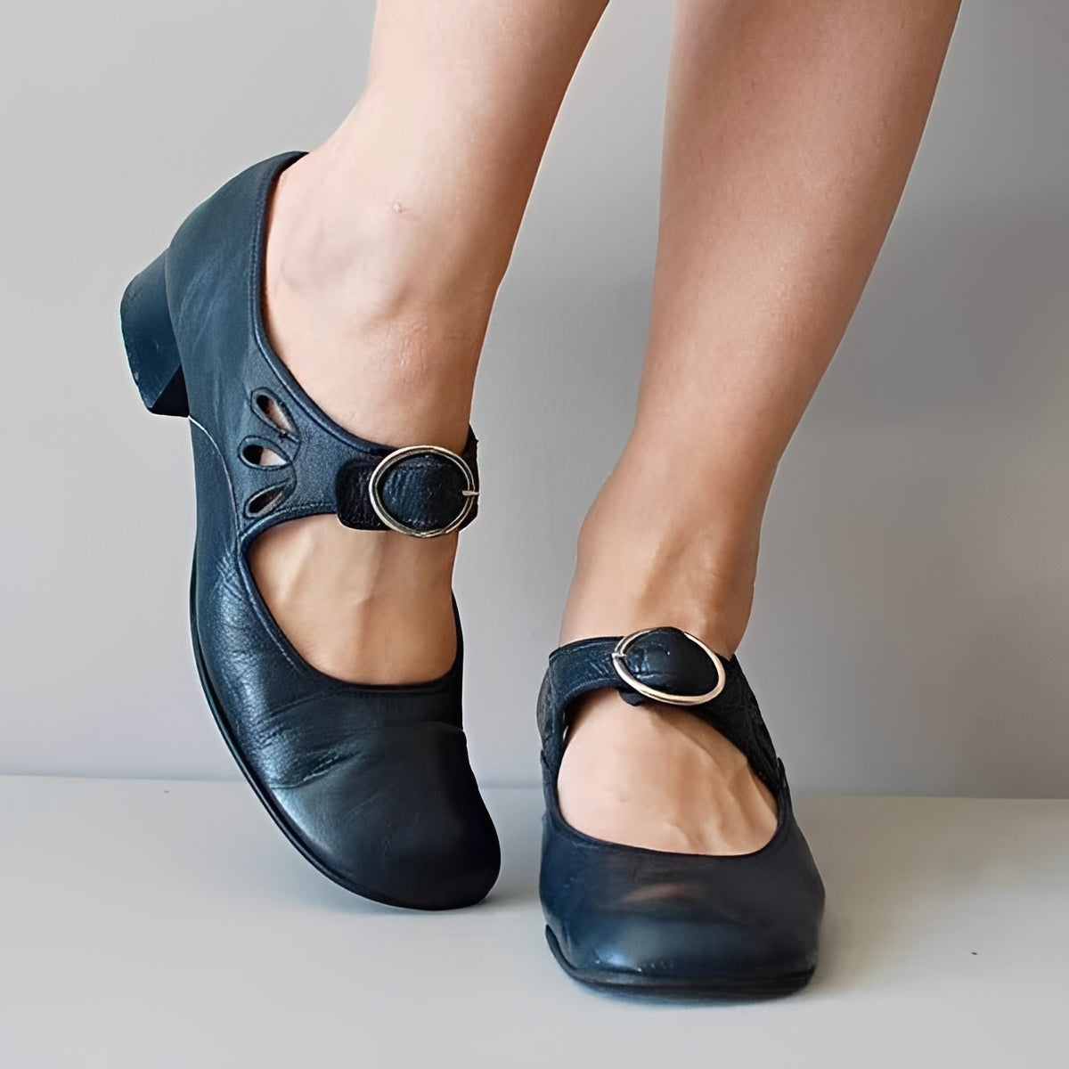 Navie - Sandalias Casual de Punta Redonda
