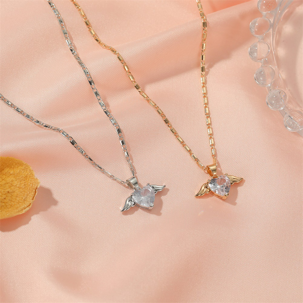 Collar Alas de Amor - Cadena de Corazones y Alas