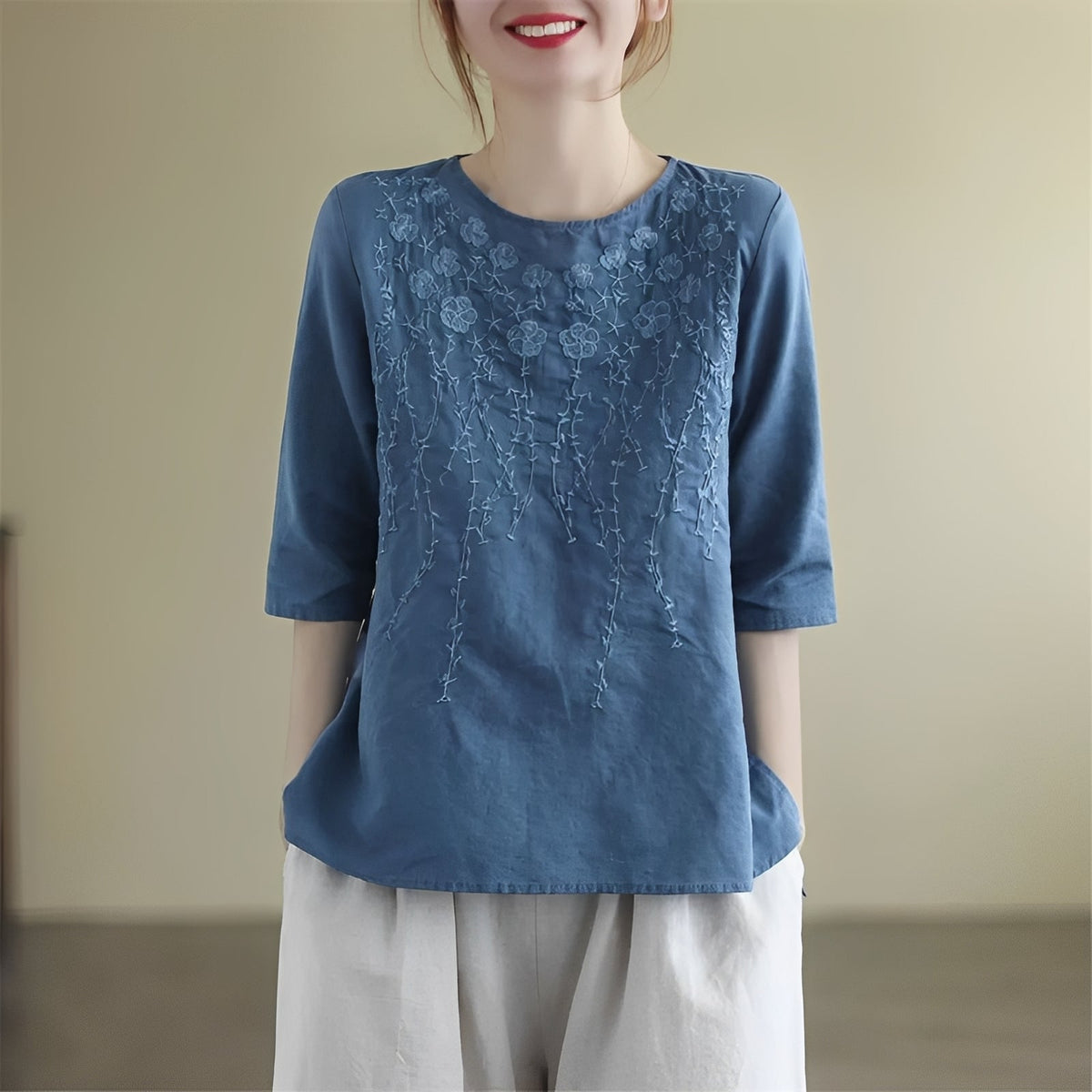 Amelia - Elegantes blusas bordadas con mangas a media para damas