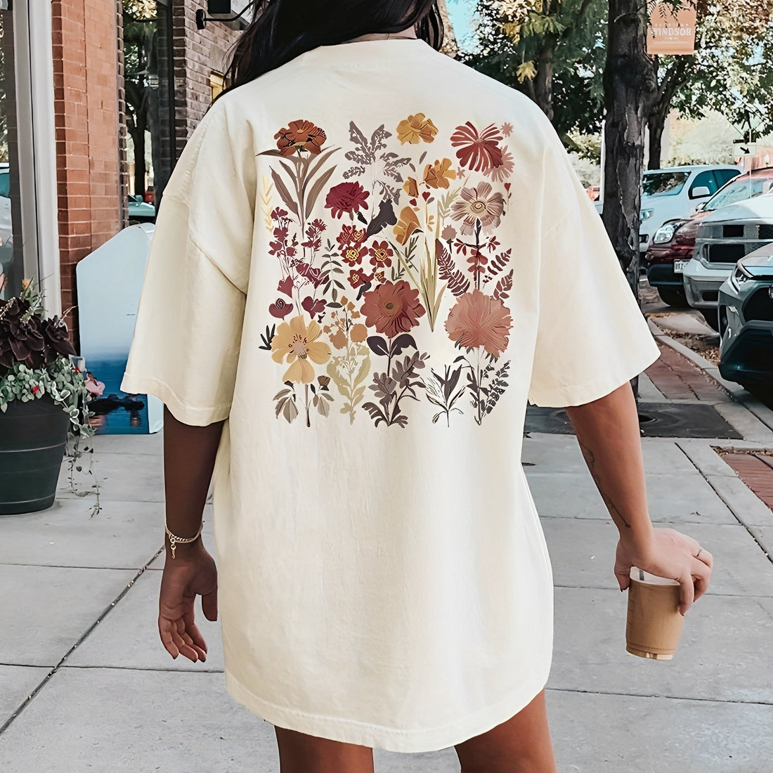 Thea - Camiseta Estilosa con Estampado Floral