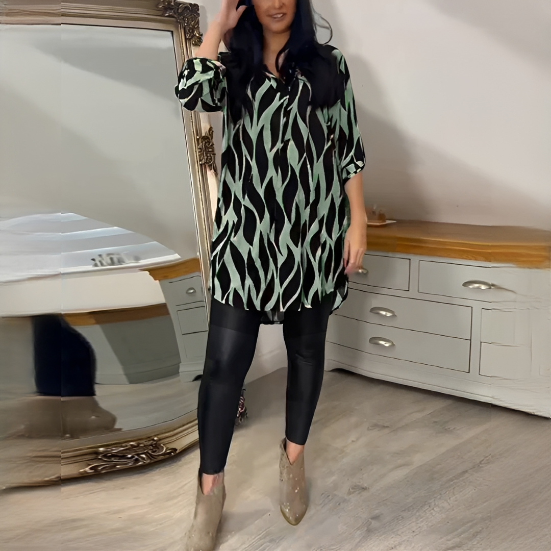 Desiree - Blusa Estilizada con Escote en V