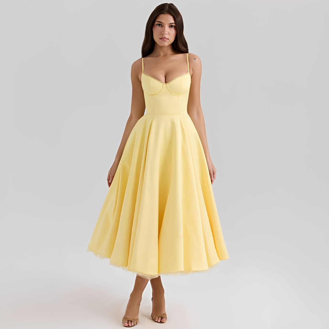 Zendaya - Vestido Sofisticado de Doble Capa
