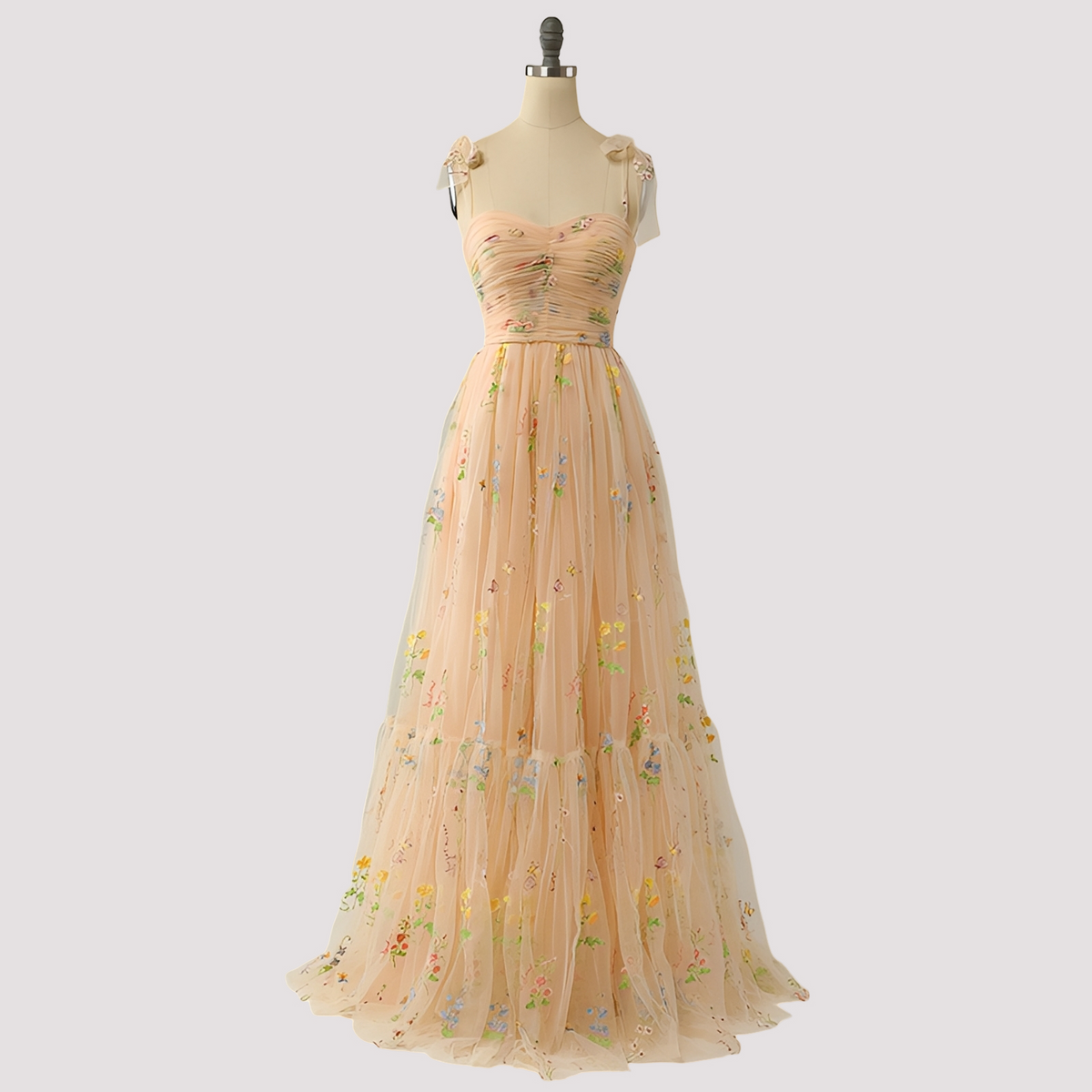 Livia - Vestido de Baile Elegante con Bordado Floral