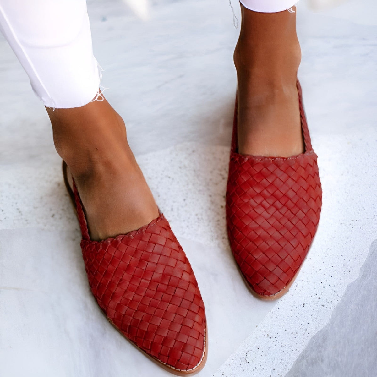 Whisper - Sandalias elegantes de piel trenzada para mujer