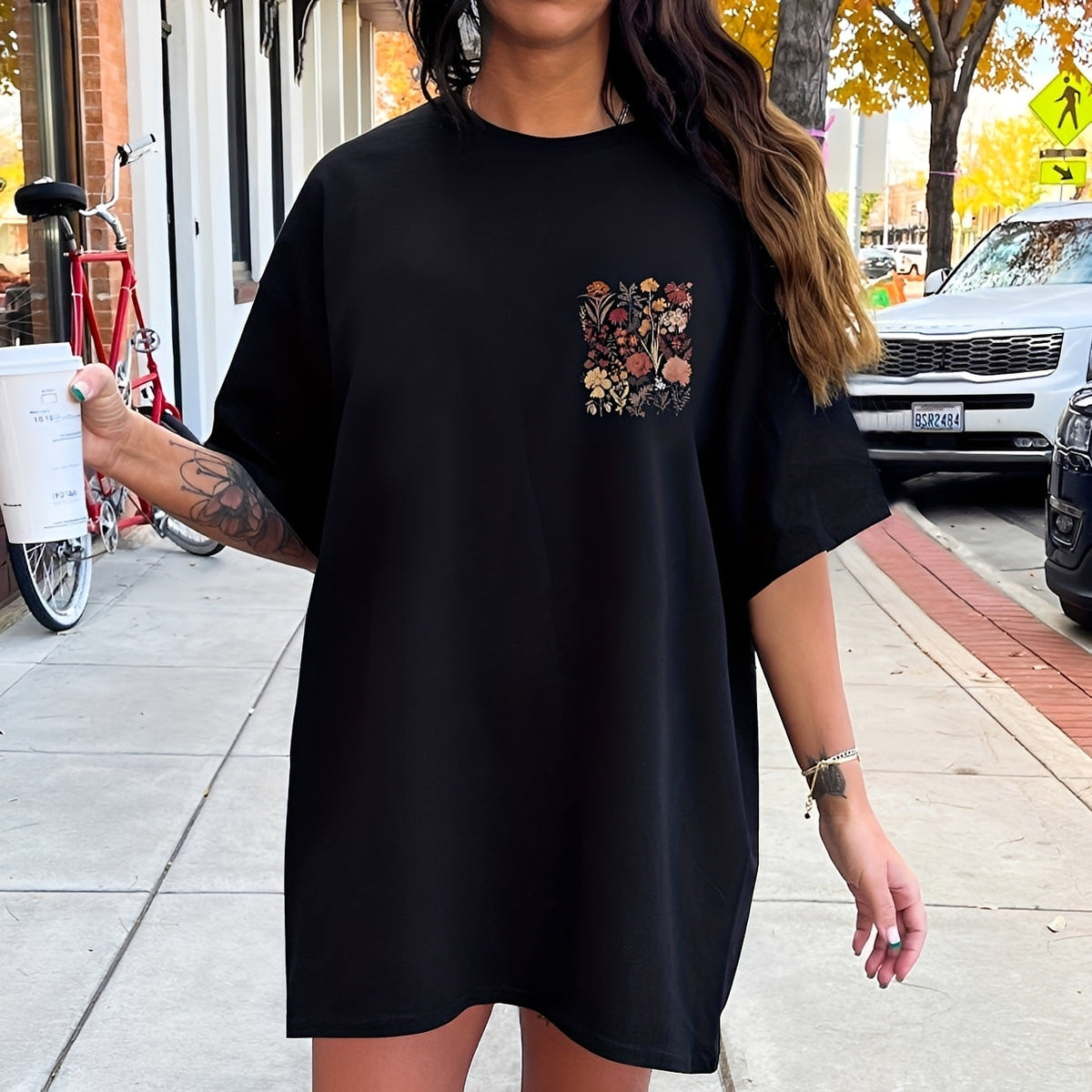 Thea - Camiseta Estilosa con Estampado Floral