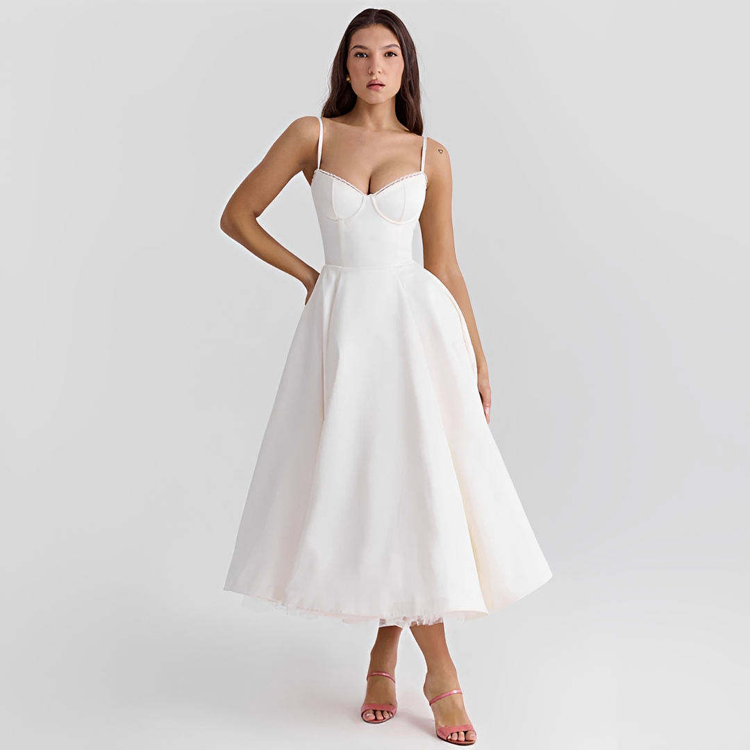 Zendaya - Vestido Sofisticado de Doble Capa