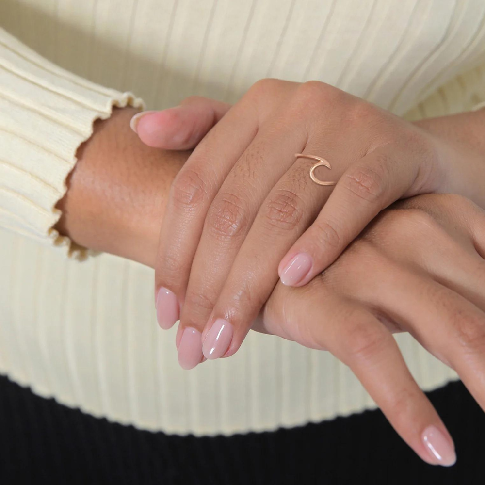 Anillo minimalista ola del mar - anillo de plata con forma de ola