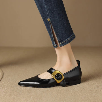 Teegan - Zapatos Planos de Punta con Tacón Bajo