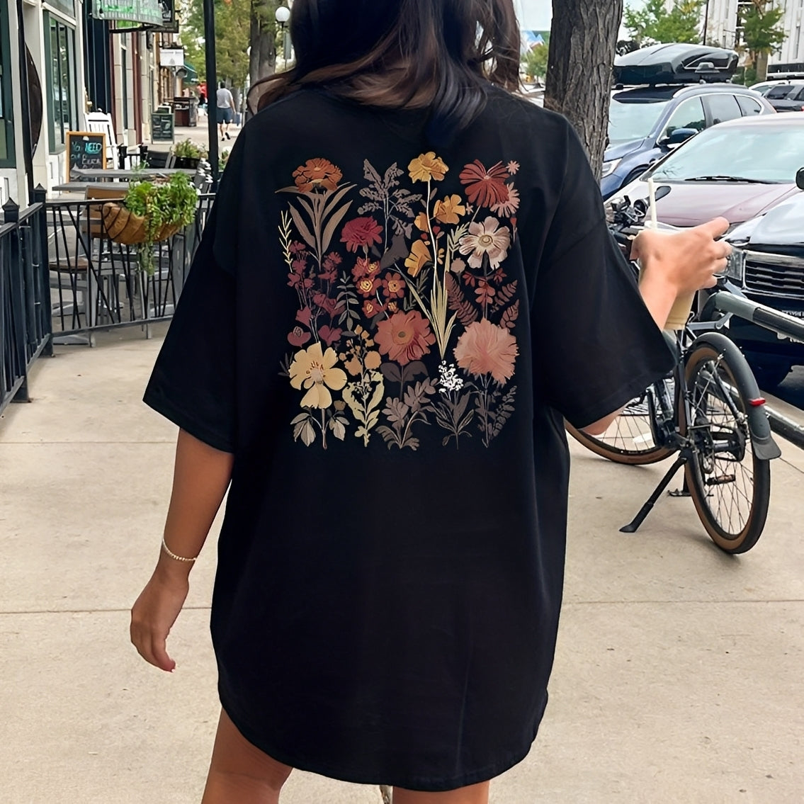 Thea - Camiseta Estilosa con Estampado Floral