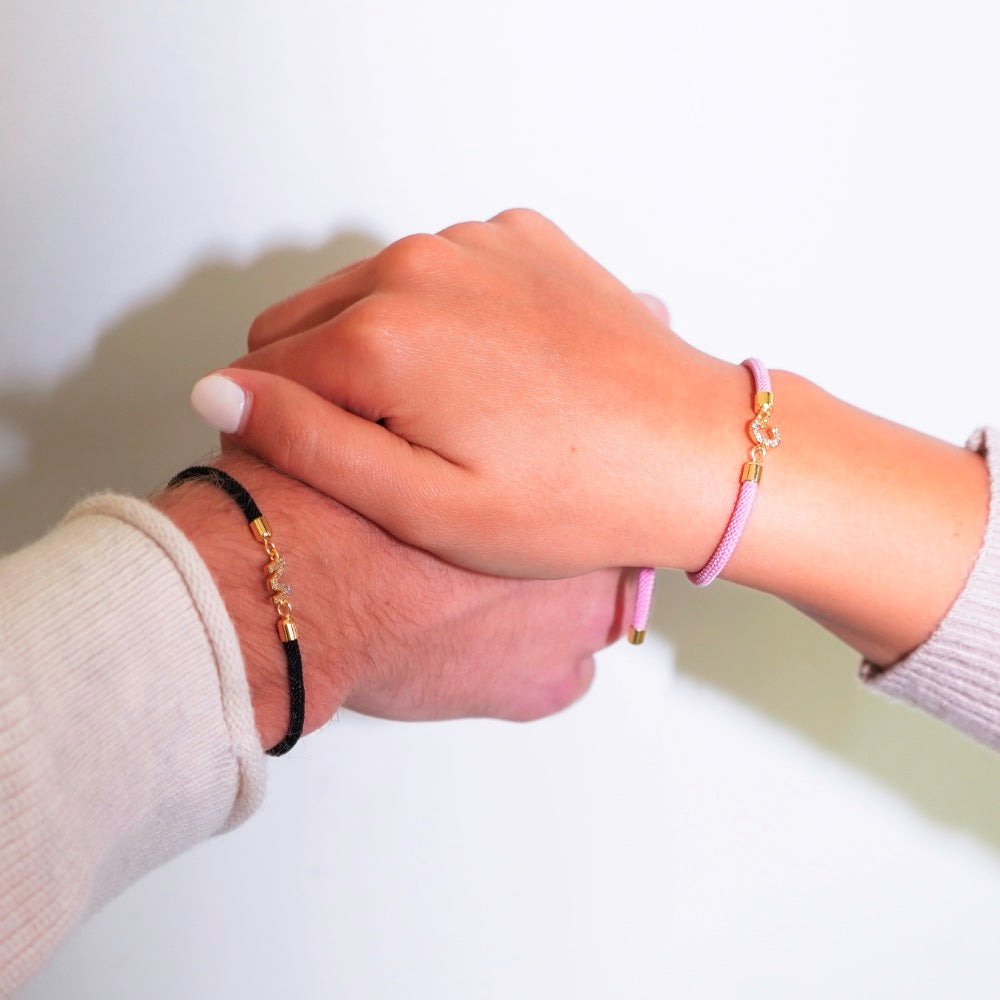 Calla – Pulsera ajustable con inicial personalizada