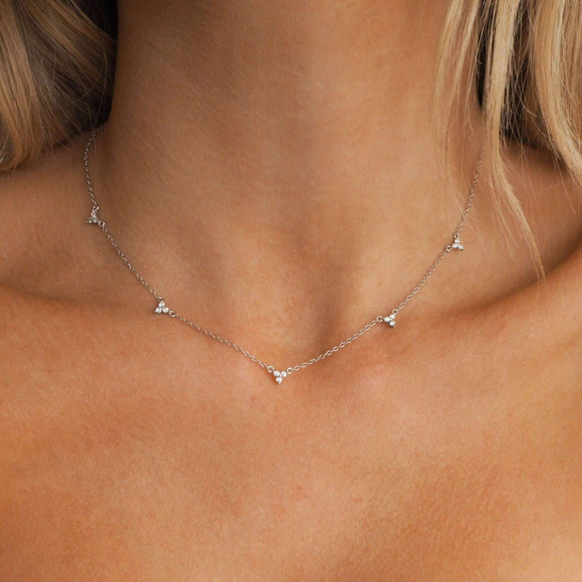Collar de Plata con Cristales en Racimo