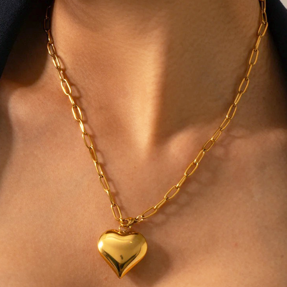 Babette – Collar de clip de papel dorado con corazones