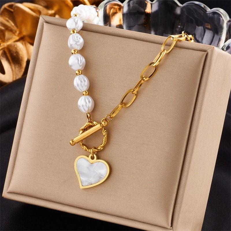 Cyrielle – Collar de Perla con Forma de Corazón y Cierre OT