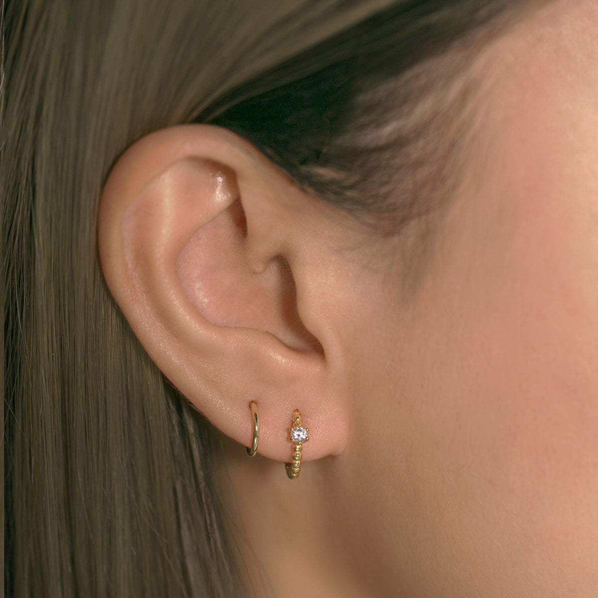Pendientes Huggie Pave de Perlas
