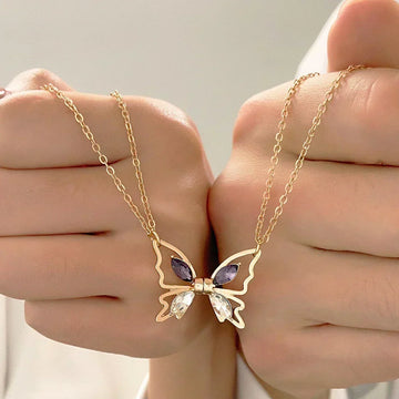 April – Collar Mariposa Magnético en Oro