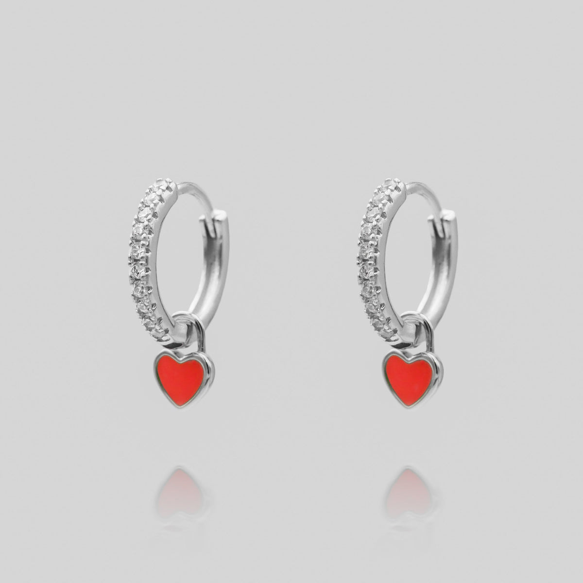 Gabby – Pendientes huggies con diseño de corazón