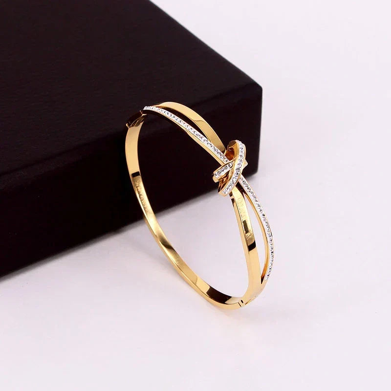 Dalia – Brazalete Nudo Sofisticado