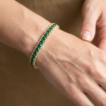 Maud – Pulsera dorada estilosa con detalles verdes