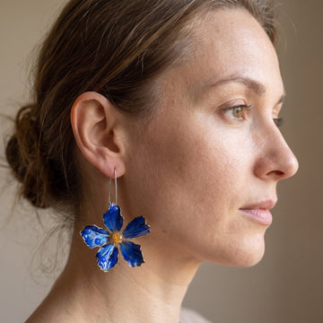 Bliss – Pendientes vintage de flor azul