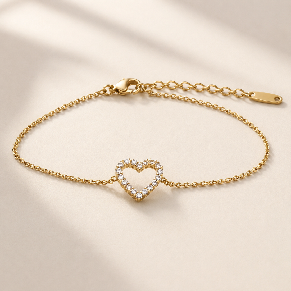 Pulsera de corazón abierto dorado