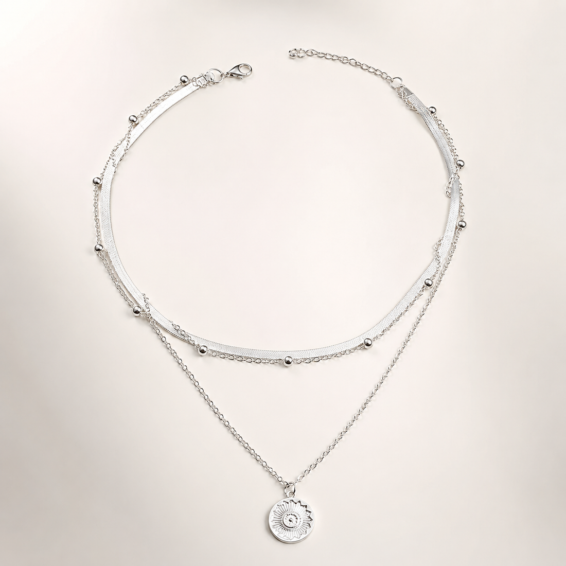 Brillo Elegante – Collar Clásico de Plata