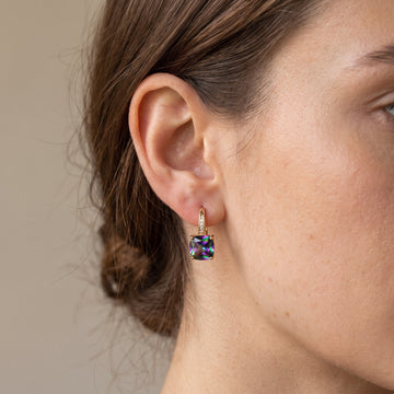 Celina – Aros dorados con circonitas de colores