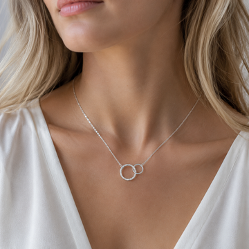 Isabelle - Cadena de aros dorados