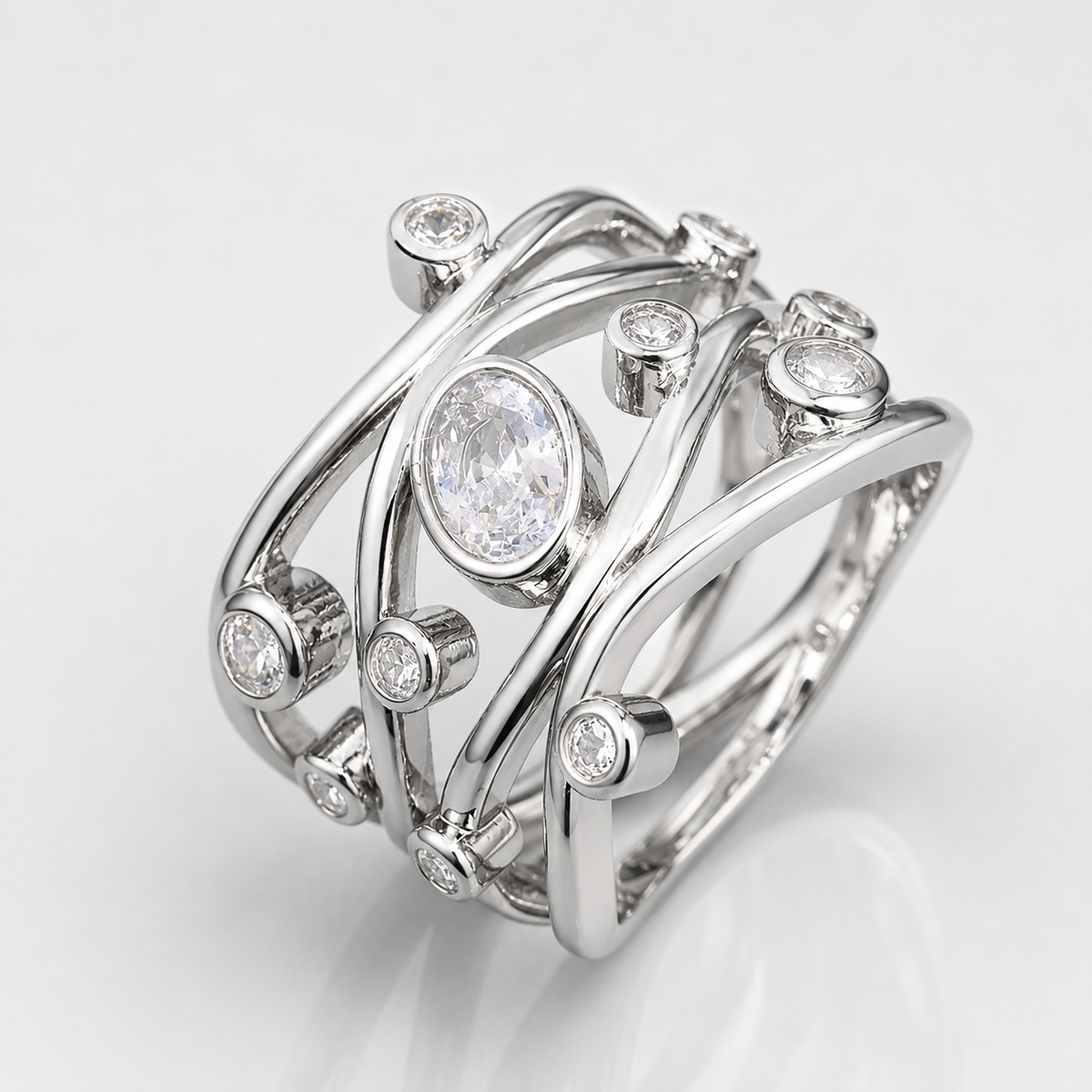 Inara – Anillo vintage de plata con circonita irregular