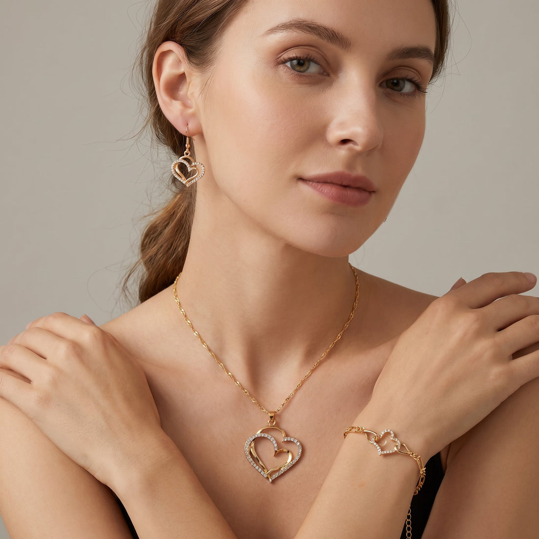 Celia – Conjunto Collar y Pendientes Romántico en Oro