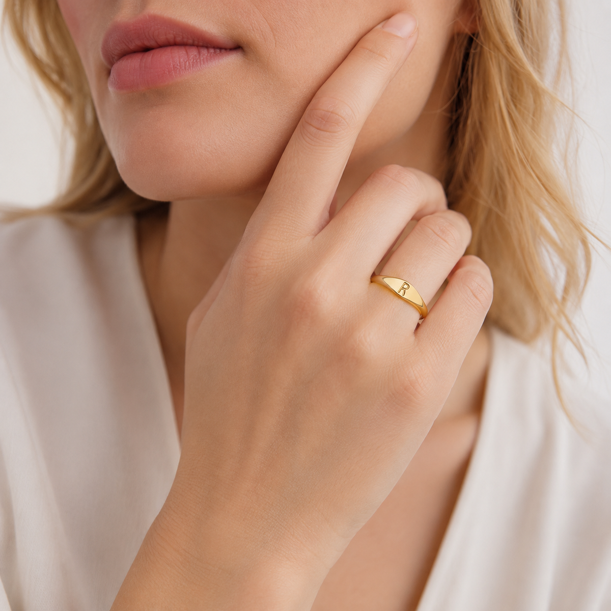 Anillo minimalista con nombre | Anillo minimalista con letra grabada