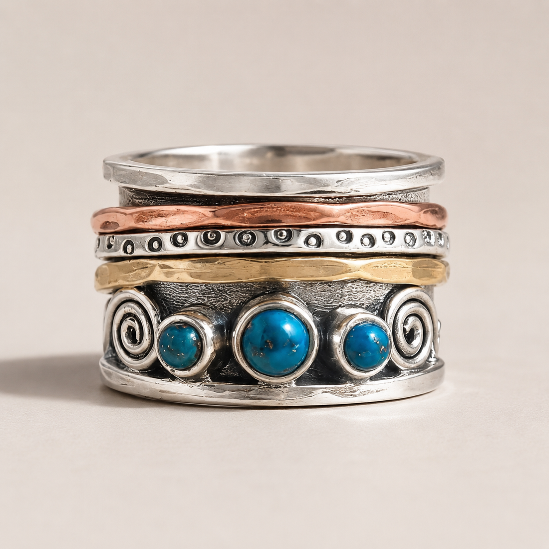 Kaia – Anillo bohemio de meditación con zafiro