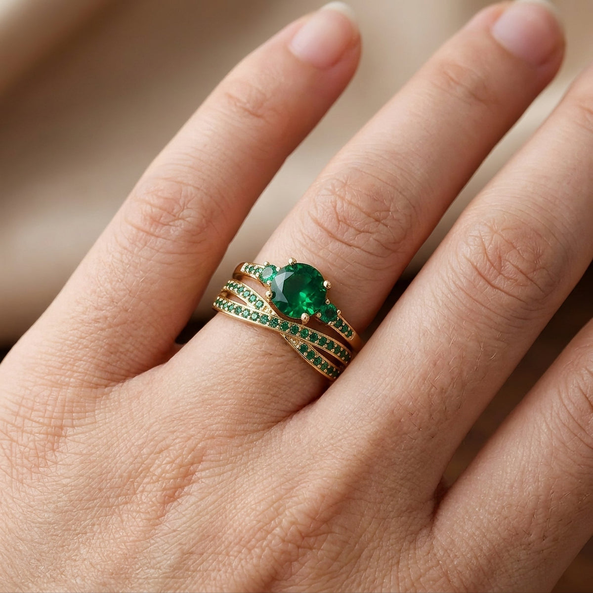 Ivy – Conjunto de Anillos con Cristales Verdes