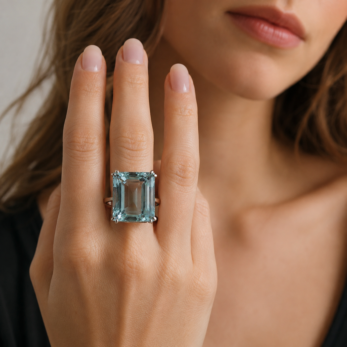 Yvaine – Anillo retro con circonita azul