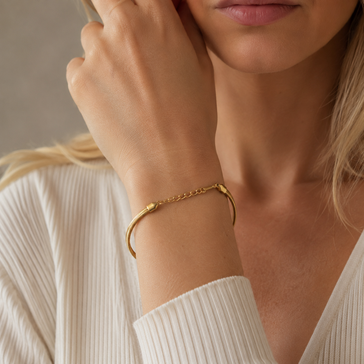 Livia – Pulsera serpiente dorada chic