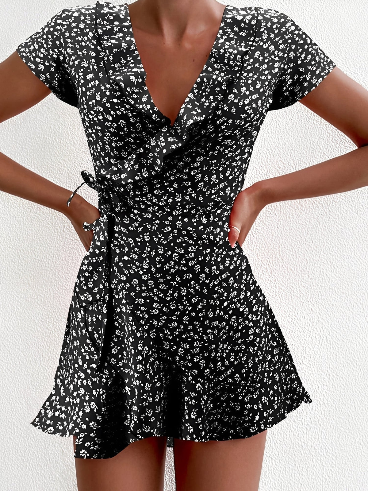 Betsy - Vestido Mini Floral Elegante