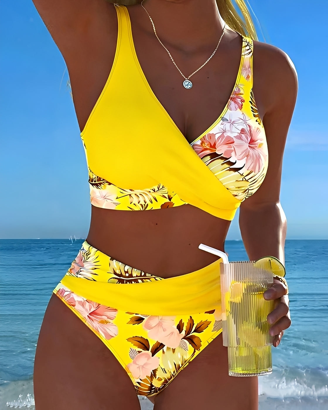 Eleri - Bikini Elegante con Flores