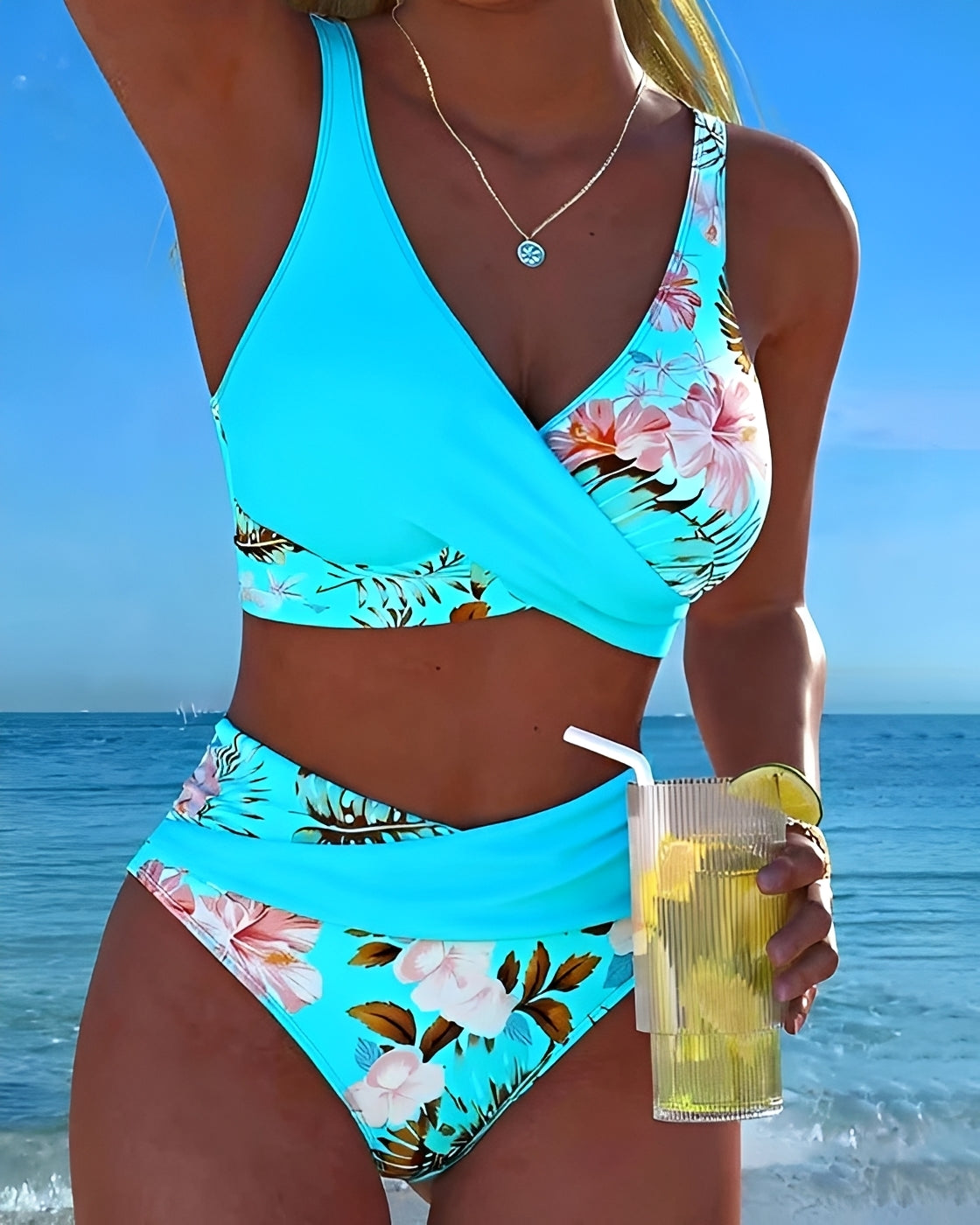 Eleri - Bikini Elegante con Flores
