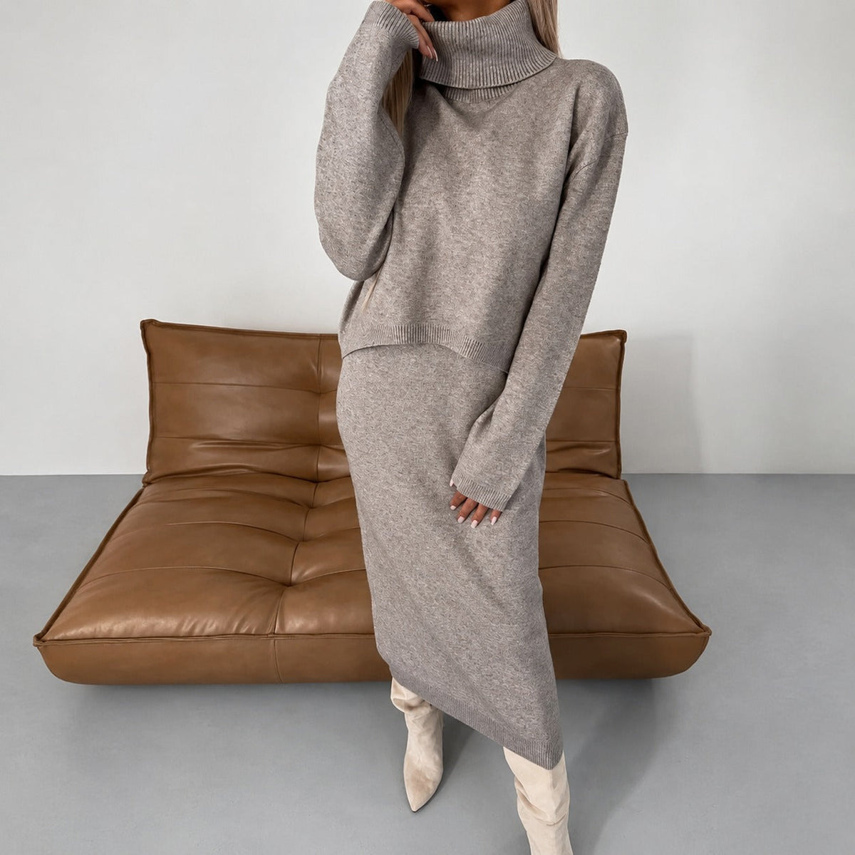 Odette - Conjunto casual con vestido y suéter de cuello alto