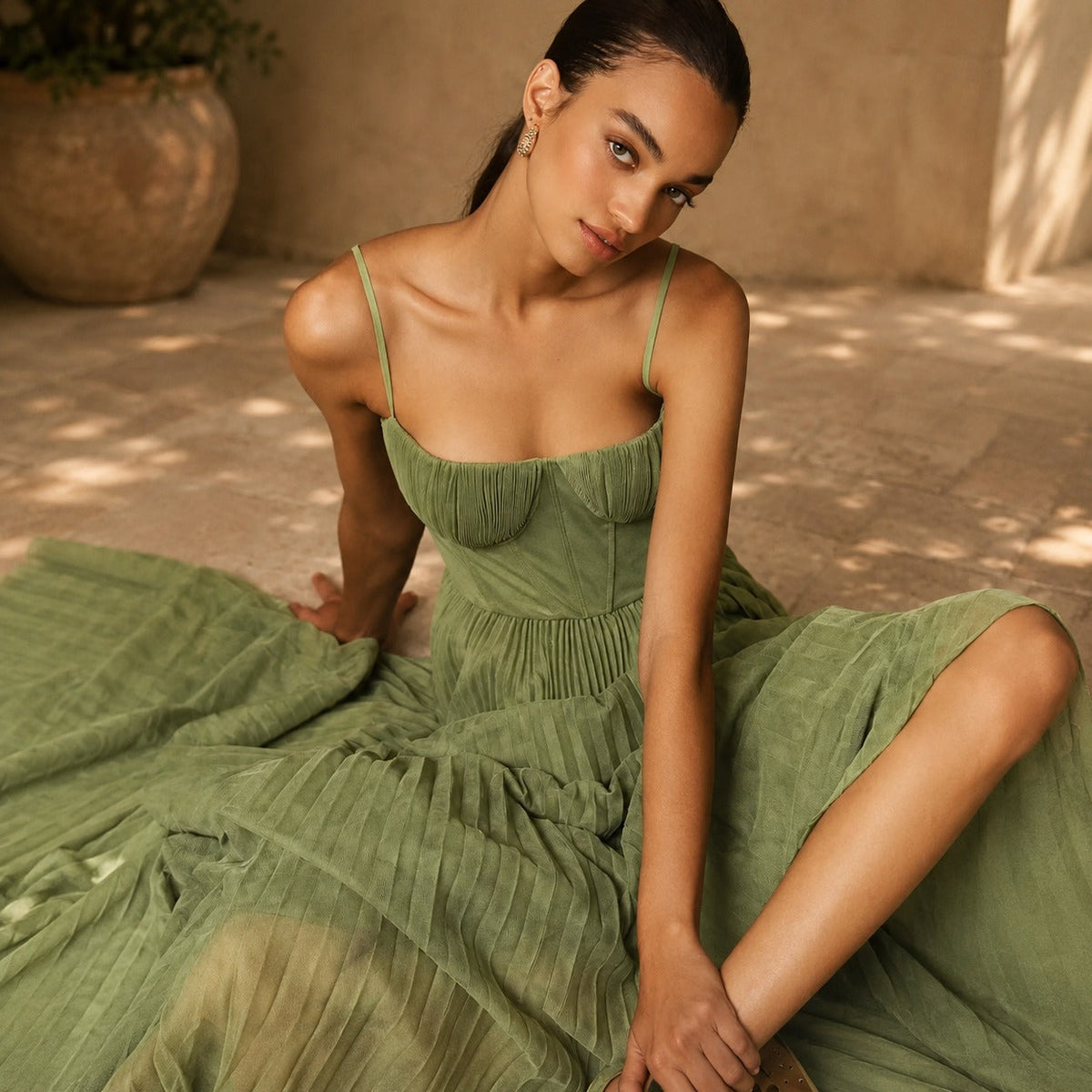 Elissa - Vestido midi plisado elegante