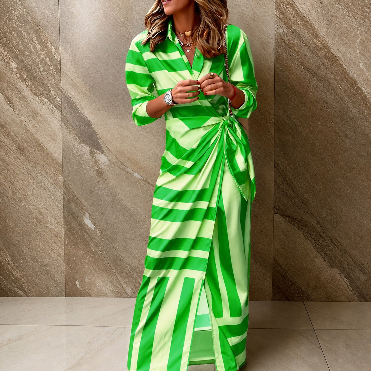 Aliza - Vestido Cruzado a Rayas Estiloso