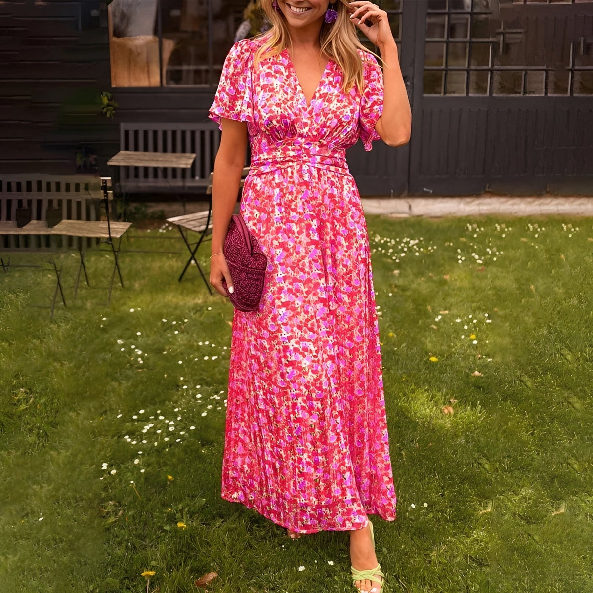 Ophelia - Vestido Estiloso con Cuello en V