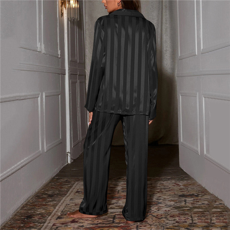 Pijama Elegante de Tela Suave para Mujer