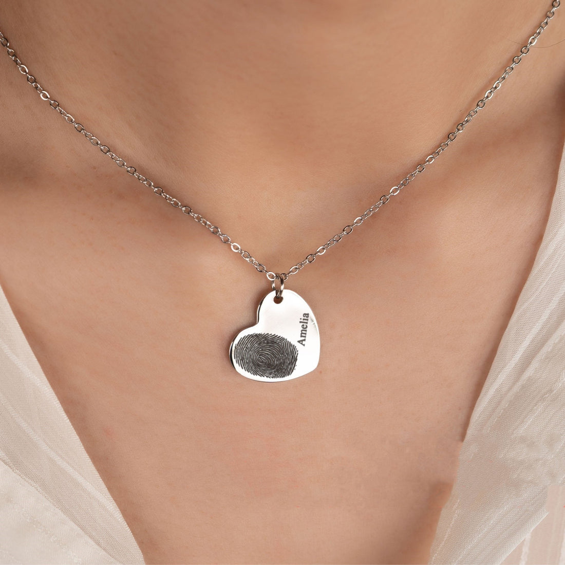 Collar con forma de corazón - Huella dactilar y nombre personalizado