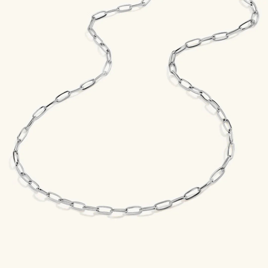 Nadia – Collar Paperclip Dorado Elegante