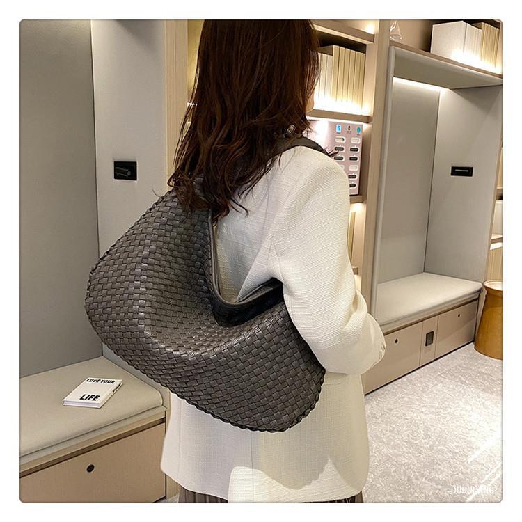Bolso trenzado de moda – Elegancia estilo diario